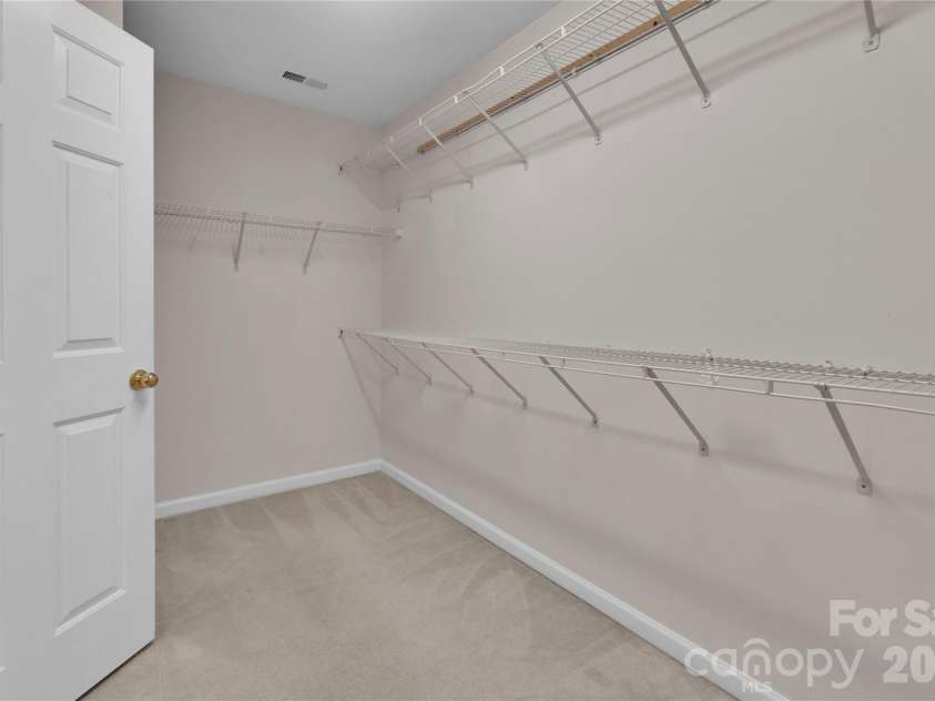 1007 Butterburr Drive, Matthews, NC 28104.  MLS# CAR4380724, YatesRealty ID 22290. 