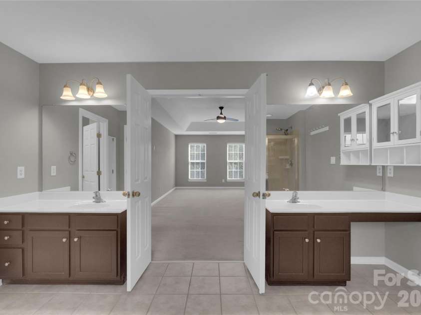 1007 Butterburr Drive, Matthews, NC 28104.  MLS# CAR4380724, YatesRealty ID 22290. 