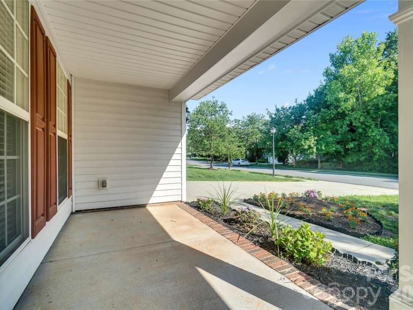 1007 Butterburr Drive, Matthews, NC 28104.  MLS# CAR4380724, YatesRealty ID 22290. 