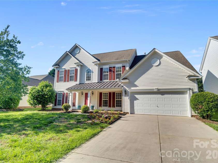 1007 Butterburr Drive, Matthews, NC 28104.  MLS# CAR4380724, YatesRealty ID 22290. 