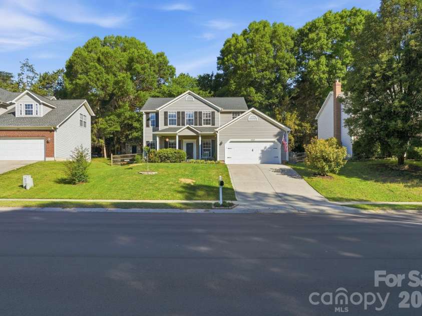 11519 Withers Mill Drive, Charlotte, NC 28278.  MLS# CAR4382106, YatesRealty ID 22291. 