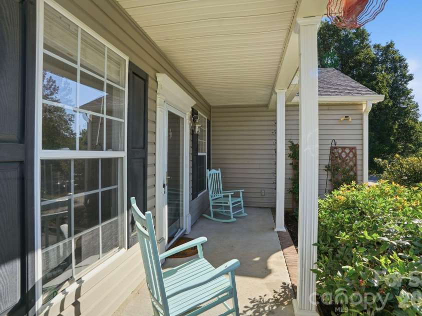 11519 Withers Mill Drive, Charlotte, NC 28278.  MLS# CAR4382106, YatesRealty ID 22291. 