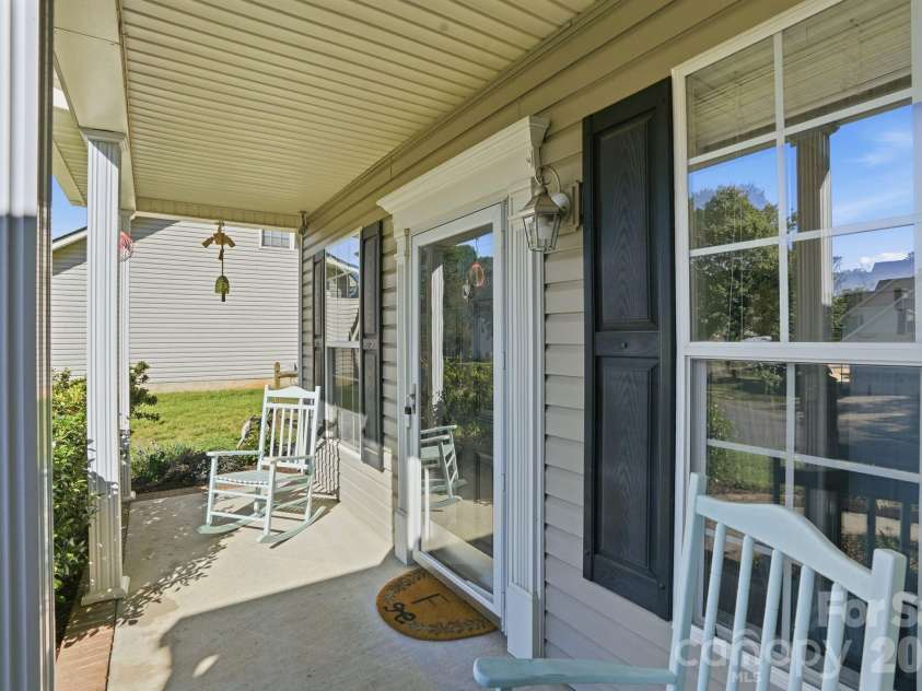 11519 Withers Mill Drive, Charlotte, NC 28278.  MLS# CAR4382106, YatesRealty ID 22291. 