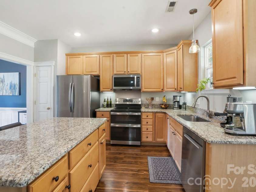 11519 Withers Mill Drive, Charlotte, NC 28278.  MLS# CAR4382106, YatesRealty ID 22291. 