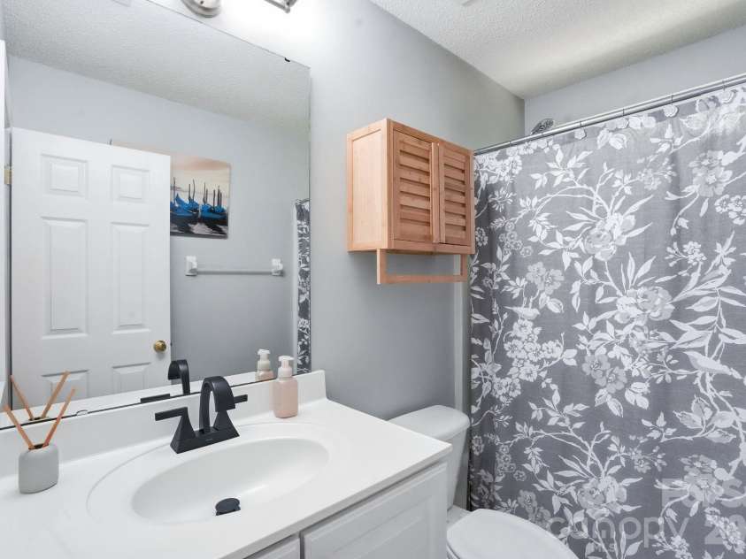 11519 Withers Mill Drive, Charlotte, NC 28278.  MLS# CAR4382106, YatesRealty ID 22291. 