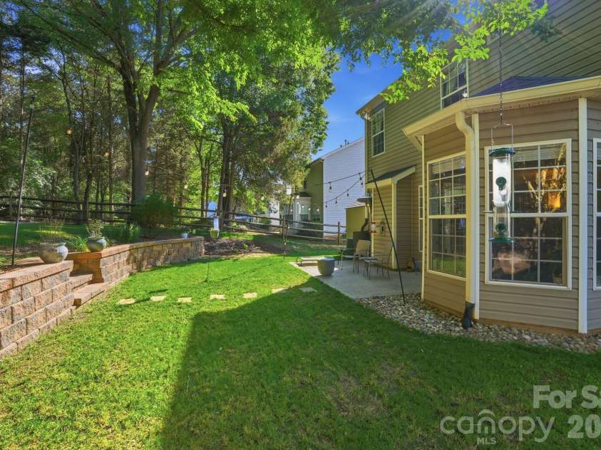 11519 Withers Mill Drive, Charlotte, NC 28278.  MLS# CAR4382106, YatesRealty ID 22291. 