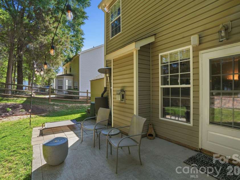 11519 Withers Mill Drive, Charlotte, NC 28278.  MLS# CAR4382106, YatesRealty ID 22291. 