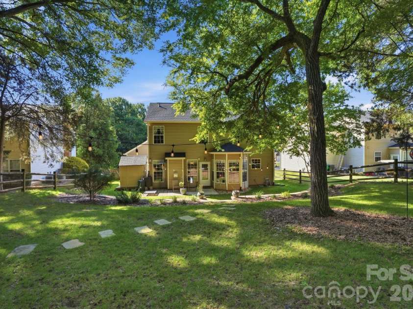 11519 Withers Mill Drive, Charlotte, NC 28278.  MLS# CAR4382106, YatesRealty ID 22291. 