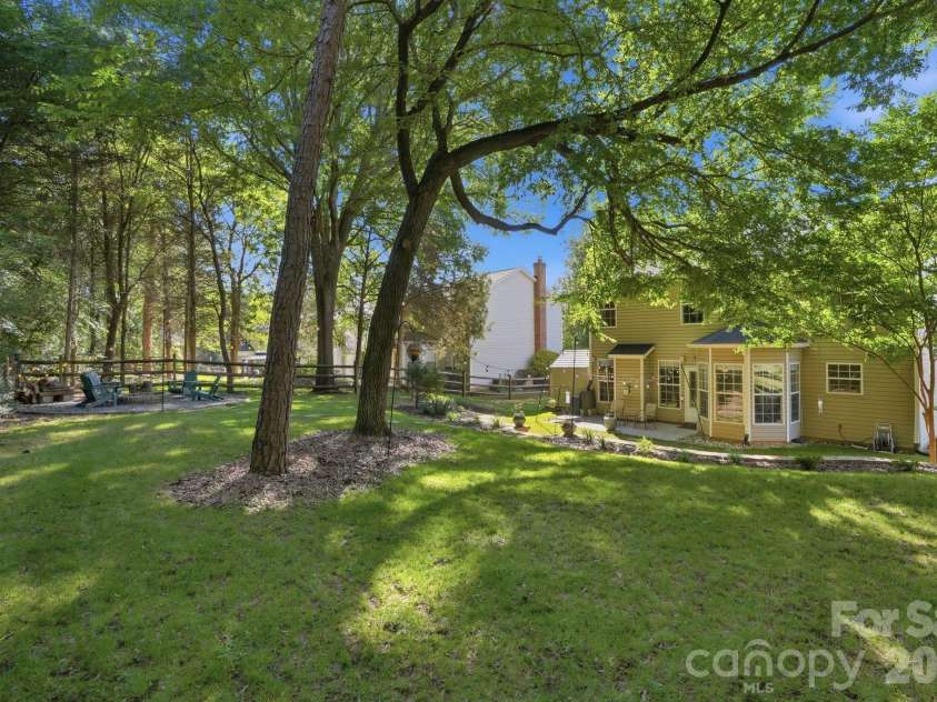 11519 Withers Mill Drive, Charlotte, NC 28278.  MLS# CAR4382106, YatesRealty ID 22291. 