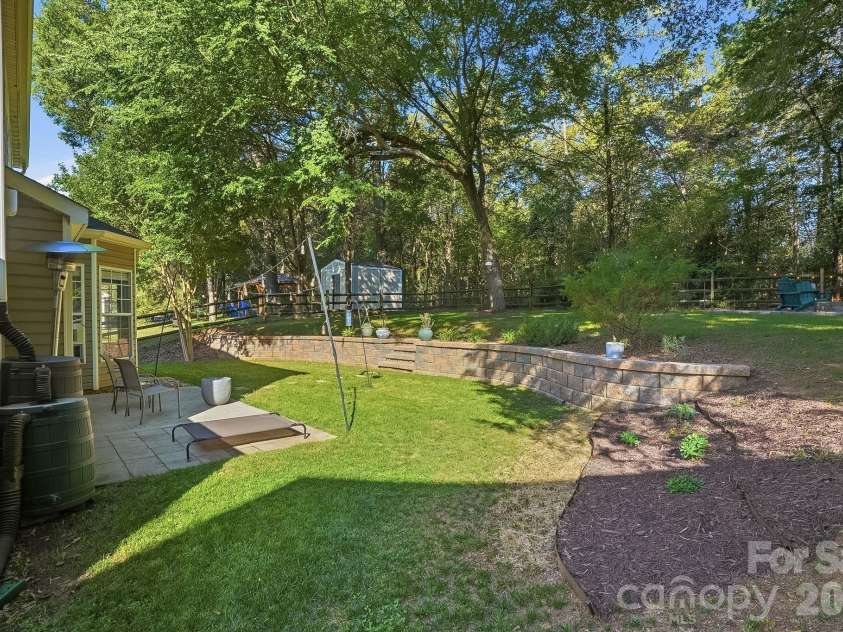 11519 Withers Mill Drive, Charlotte, NC 28278.  MLS# CAR4382106, YatesRealty ID 22291. 