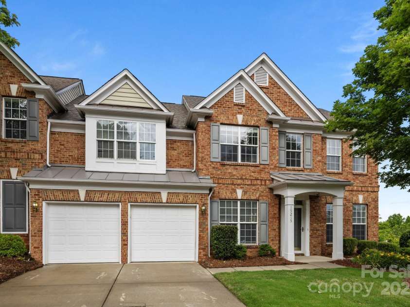 15215 Arleta Circle, Charlotte, NC 28277.  MLS# CAR4255540, YatesRealty ID 22292. 
