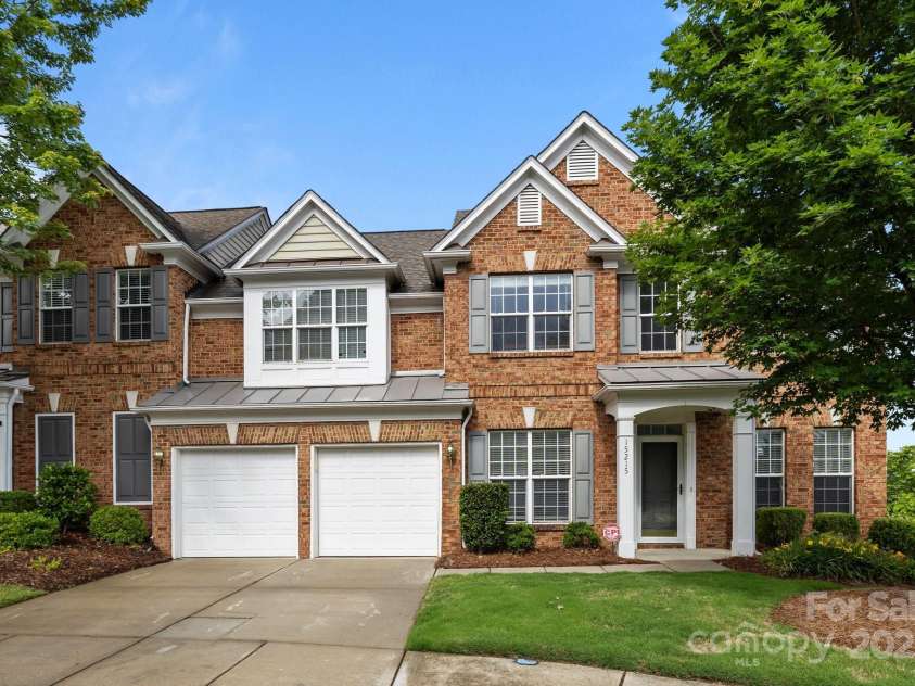 15215 Arleta Circle, Charlotte, NC 28277.  MLS# CAR4255540, YatesRealty ID 22292. 