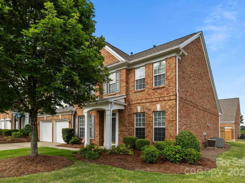 15215 Arleta Circle, Charlotte, NC 28277.  MLS# CAR4255540, YatesRealty ID 22292. 