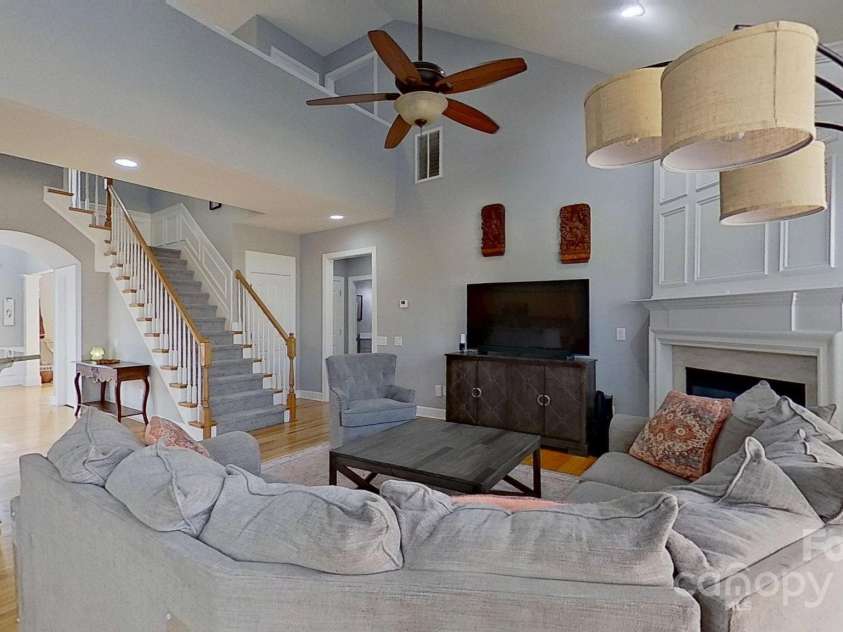 15215 Arleta Circle, Charlotte, NC 28277.  MLS# CAR4255540, YatesRealty ID 22292. 