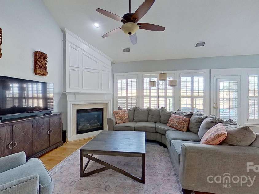 15215 Arleta Circle, Charlotte, NC 28277.  MLS# CAR4255540, YatesRealty ID 22292. 