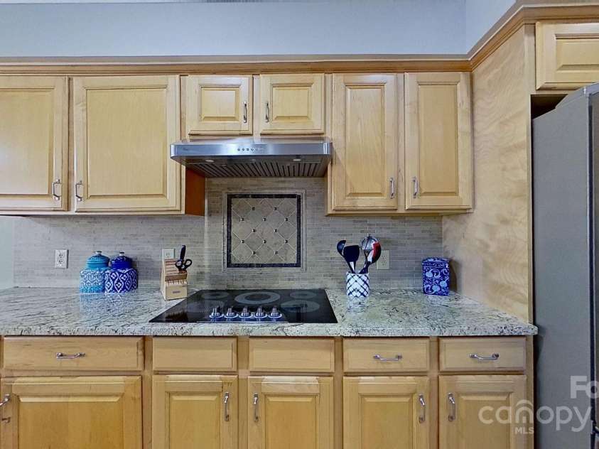 15215 Arleta Circle, Charlotte, NC 28277.  MLS# CAR4255540, YatesRealty ID 22292. 