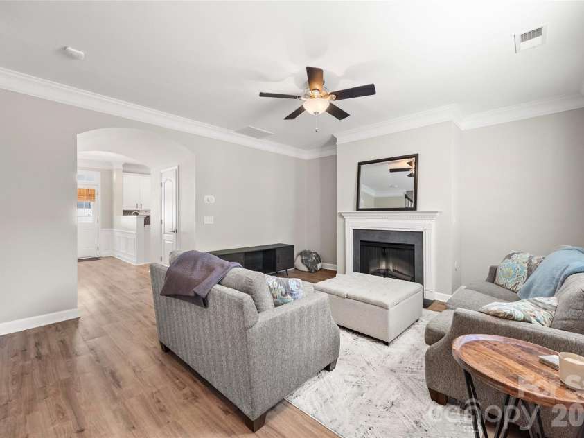 9821 Longstone Lane, Charlotte, NC 28277.  MLS# CAR4382066, YatesRealty ID 22292. 