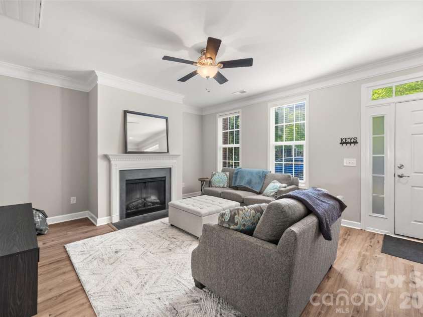 9821 Longstone Lane, Charlotte, NC 28277.  MLS# CAR4382066, YatesRealty ID 22292. 