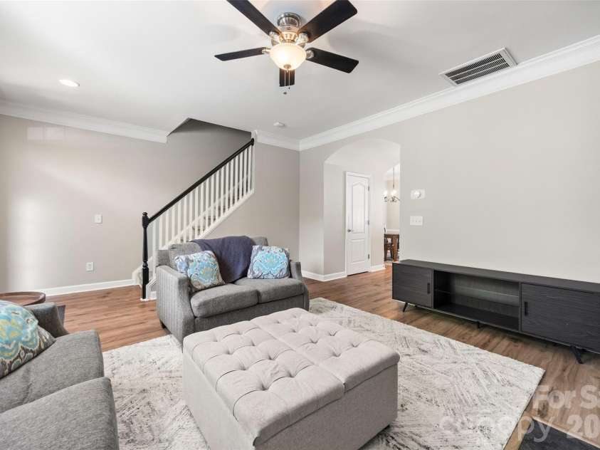 9821 Longstone Lane, Charlotte, NC 28277.  MLS# CAR4382066, YatesRealty ID 22292. 