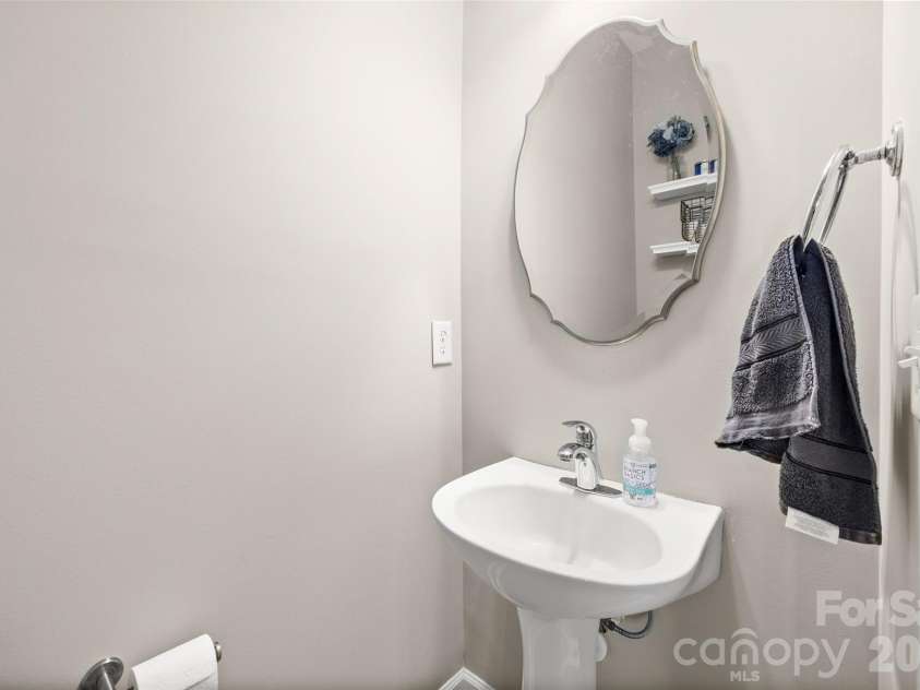 9821 Longstone Lane, Charlotte, NC 28277.  MLS# CAR4382066, YatesRealty ID 22292. 