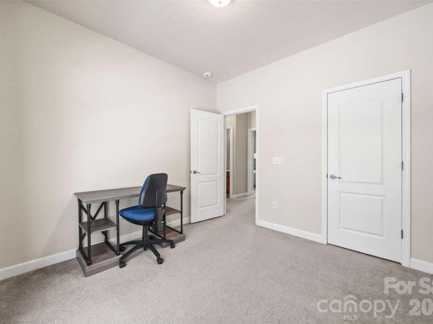 9821 Longstone Lane, Charlotte, NC 28277.  MLS# CAR4382066, YatesRealty ID 22292. 