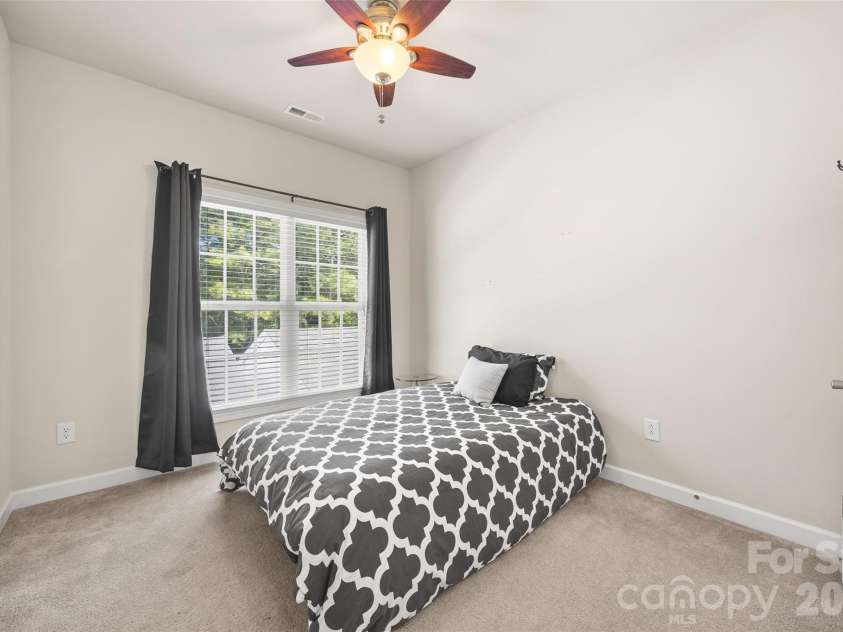 9821 Longstone Lane, Charlotte, NC 28277.  MLS# CAR4382066, YatesRealty ID 22292. 