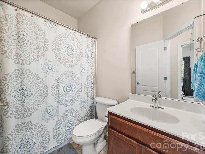 9821 Longstone Lane, Charlotte, NC 28277.  MLS# CAR4382066, YatesRealty ID 22292. 