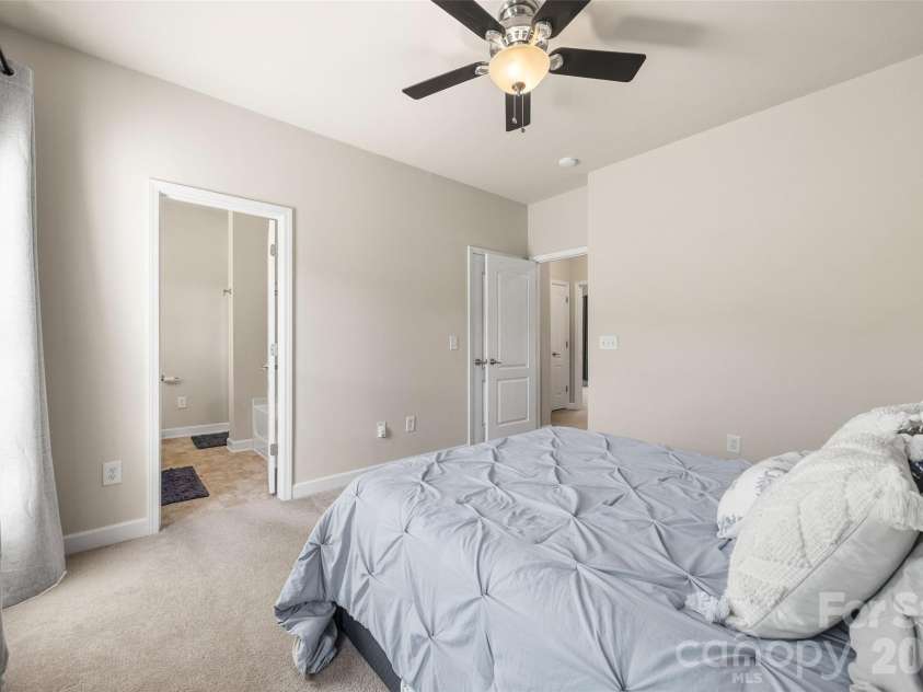 9821 Longstone Lane, Charlotte, NC 28277.  MLS# CAR4382066, YatesRealty ID 22292. 