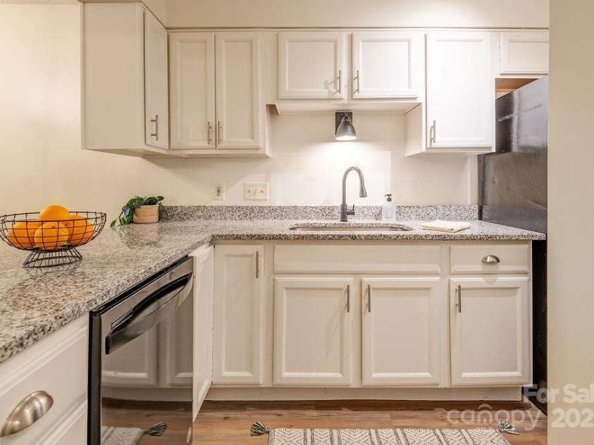 118 Colony Drive, Arden, NC 28704.  MLS# CAR4267052, YatesRealty ID 22293. 