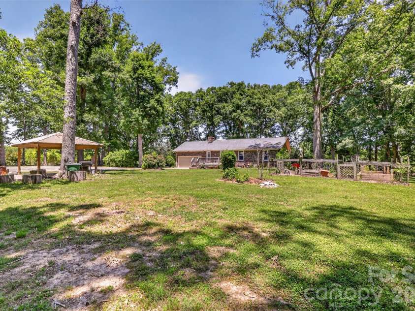 9807 Black Road, Midland, NC 28107.  MLS# CAR4381304, YatesRealty ID 22293. 