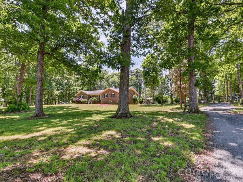 9807 Black Road, Midland, NC 28107.  MLS# CAR4381304, YatesRealty ID 22293. 