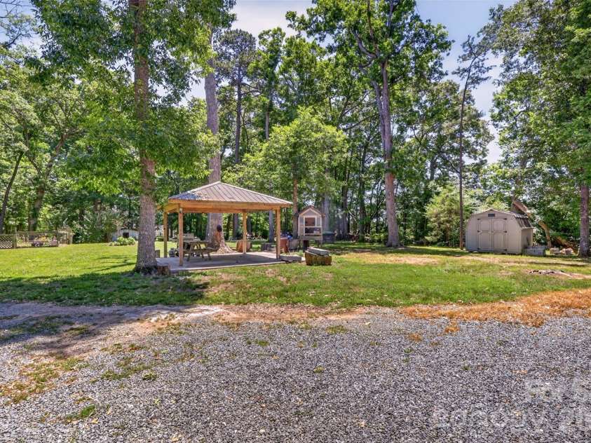 9807 Black Road, Midland, NC 28107.  MLS# CAR4381304, YatesRealty ID 22293. 