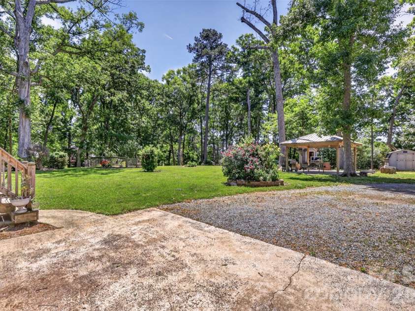 9807 Black Road, Midland, NC 28107.  MLS# CAR4381304, YatesRealty ID 22293. 