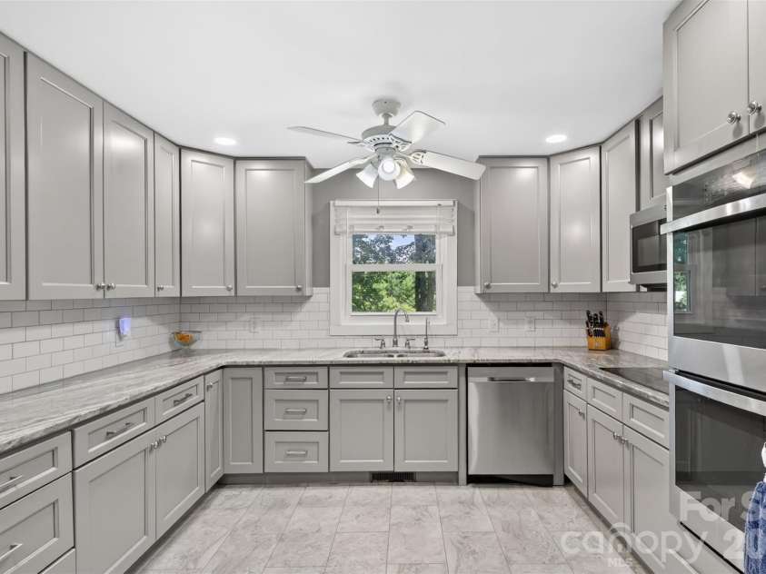 9807 Black Road, Midland, NC 28107.  MLS# CAR4381304, YatesRealty ID 22293. 