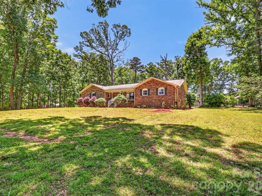 9807 Black Road, Midland, NC 28107.  MLS# CAR4381304, YatesRealty ID 22293. 