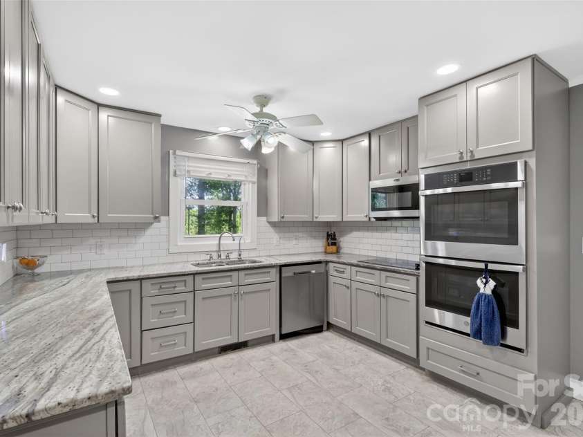 9807 Black Road, Midland, NC 28107.  MLS# CAR4381304, YatesRealty ID 22293. 