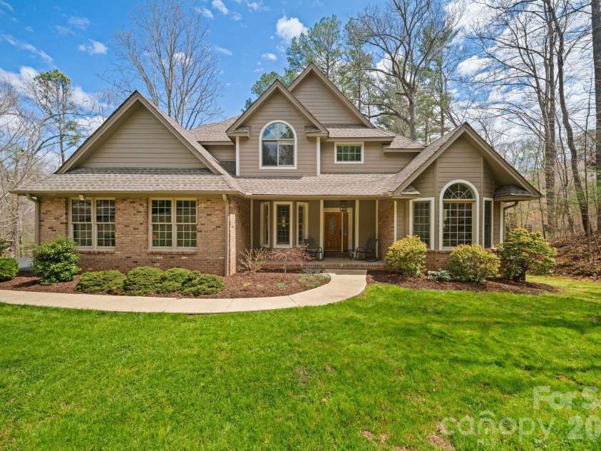 104 Black Hawk Ridge, Weaverville, NC 28787.  MLS# CAR4368591, YatesRealty ID 22294. 