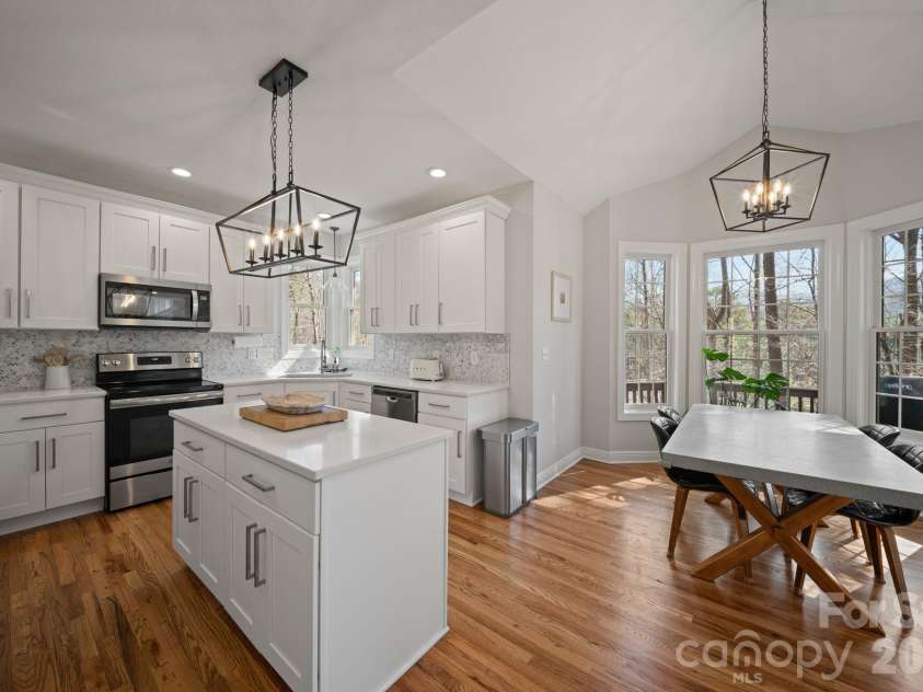 104 Black Hawk Ridge, Weaverville, NC 28787.  MLS# CAR4368591, YatesRealty ID 22294. 