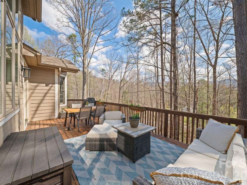 104 Black Hawk Ridge, Weaverville, NC 28787.  MLS# CAR4368591, YatesRealty ID 22294. 