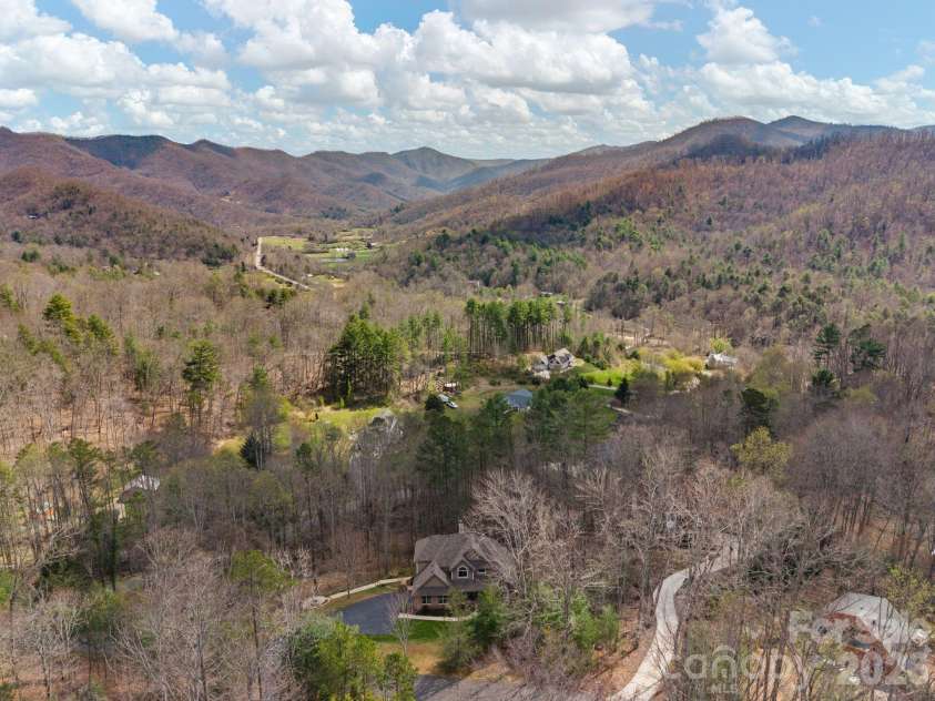 104 Black Hawk Ridge, Weaverville, NC 28787.  MLS# CAR4368591, YatesRealty ID 22294. 