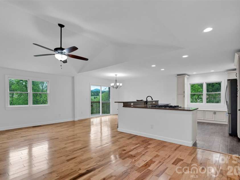 9 Squirrel Ridge Drive, Weaverville, NC 28787.  MLS# CAR4381425, YatesRealty ID 22295. 