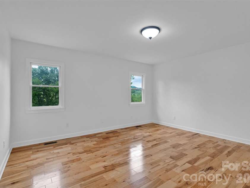 9 Squirrel Ridge Drive, Weaverville, NC 28787.  MLS# CAR4381425, YatesRealty ID 22295. 