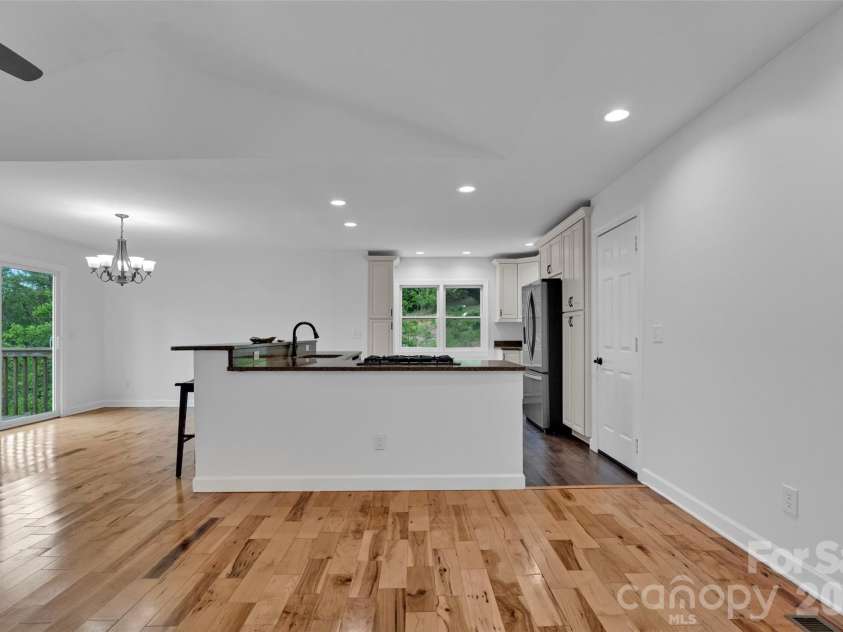 9 Squirrel Ridge Drive, Weaverville, NC 28787.  MLS# CAR4381425, YatesRealty ID 22295. 