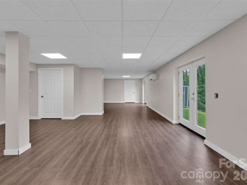9 Squirrel Ridge Drive, Weaverville, NC 28787.  MLS# CAR4381425, YatesRealty ID 22295. 