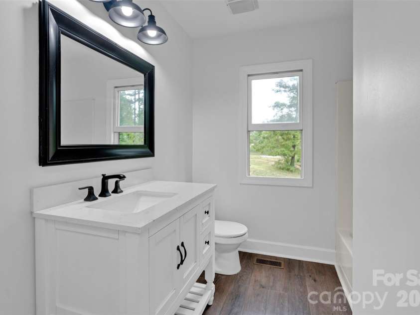 9 Squirrel Ridge Drive, Weaverville, NC 28787.  MLS# CAR4381425, YatesRealty ID 22295. Bathroom 1