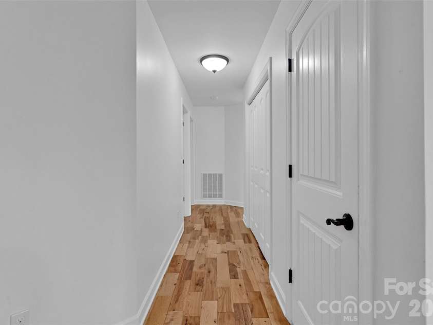 9 Squirrel Ridge Drive, Weaverville, NC 28787.  MLS# CAR4381425, YatesRealty ID 22295. Hallway