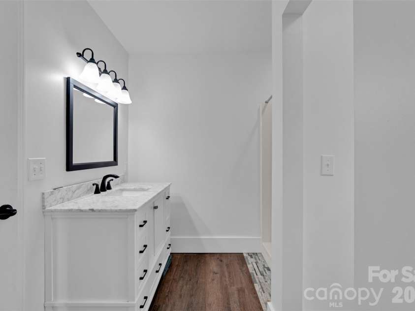 9 Squirrel Ridge Drive, Weaverville, NC 28787.  MLS# CAR4381425, YatesRealty ID 22295. Primary bath