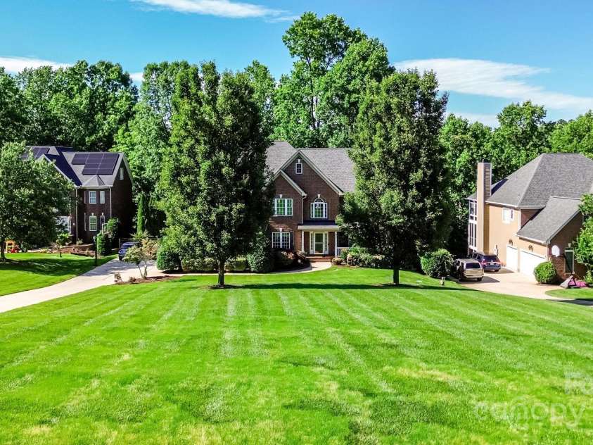 132 Parkside Lane, Mooresville, NC 28117.  MLS# CAR4261091, YatesRealty ID 22296. 