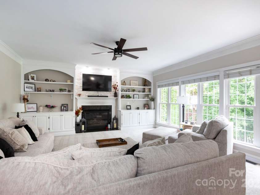 132 Parkside Lane, Mooresville, NC 28117.  MLS# CAR4261091, YatesRealty ID 22296. 