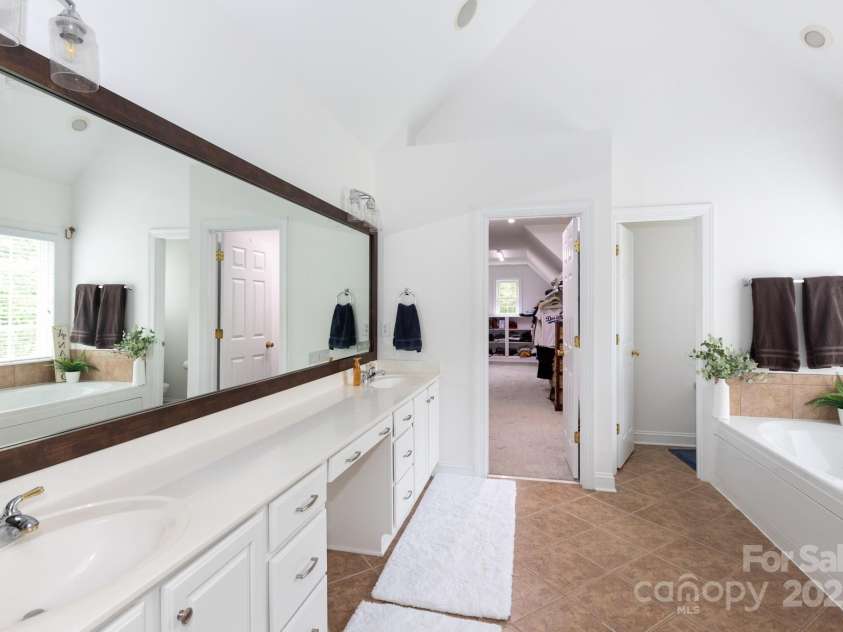 132 Parkside Lane, Mooresville, NC 28117.  MLS# CAR4261091, YatesRealty ID 22296. 